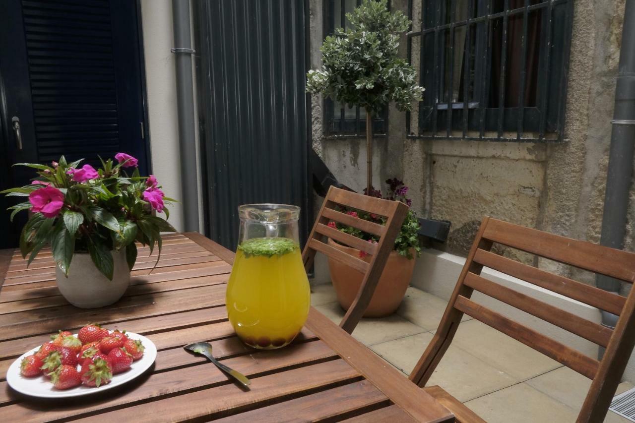 Oporto Wall Apartments Bagian luar foto